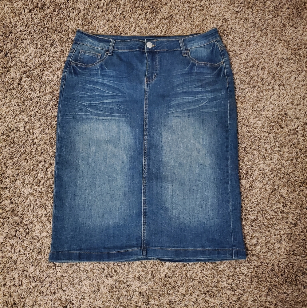 BE Girl Skirt Like New Size XL BE-Girl